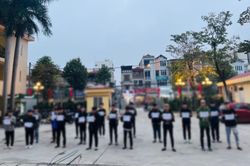 Hà Nội: Hai nhóm thanh niên giải quyết mâu thuẫn bằng dao và tuýp sắt