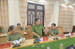 Giáng cấp bậc hàm đối với công an đánh người khi thi hành công vụ