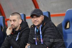 HLV Hà Nội FC: 'Các cầu thủ khá nặng nề, để mất quá nhiều bóng'