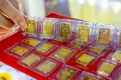 Vàng SJC tăng giá chiều bán, giảm chiều mua