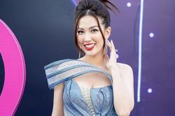 Nữ MC xinh đẹp hé lộ chuyện bị một cầu thủ Việt 'gạ tình', netizen xôn xao danh tính nhân vật chính