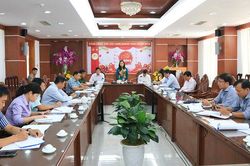 TP. Long Xuyên bàn thảo phương án thiết kế 2 công trình