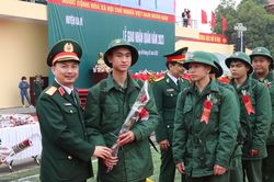 236 thanh niên ưu tú huyện Ba Vì lên đường nhập ngũ