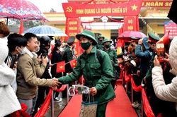 Thanh niên Bắc Kạn háo hức trong ngày hội tòng quân