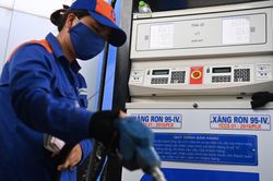VCCI: Nhà nước đang can thiệp vào thị trường xăng dầu một cách nửa vời