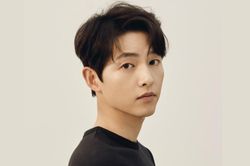 Song Joong Ki kiếm được 9,2 tỷ won trong hai năm qua
