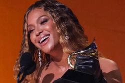 DJ Diplo ám chỉ Beyonce 'mua' giải Grammy trên sóng truyền hình trực tiếp?