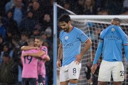 Tin nóng bóng đá tối 7/2: Man City có thể xuống chơi giải hạng Năm
