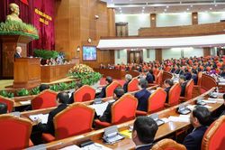 Phiếu tín nhiệm và trách nhiệm nêu gương từ người nhà quan chức