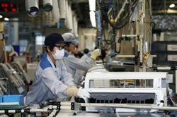 Việt Nam thu hẹp khoảng cách năng suất lao động với một số nước ASEAN