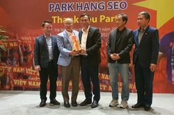 VFF đãi tiệc cảm ơn HLV Park Hang Seo