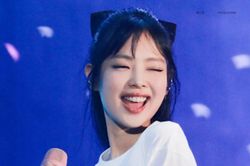 Jennie (BLACKPINK) được khen ngợi vì tinh tế khi đến Ả Rập
