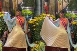 Đối thủ của Thanh Thanh Huyền khoe sắc trong trang phục Việt Nam: Thi xong có ở lại làm dâu Việt không?