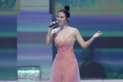 Được khán giả yêu cầu cover dòng nhạc 'sở đoản', Tố My thể hiện liệu có tốt như bolero?