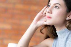 Choáng váng khi biết mối quan hệ của bạn trai với người bán vé số