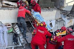 Cộng đồng quốc tế sát cánh bên người dân Thổ Nhĩ Kỳ-Syria