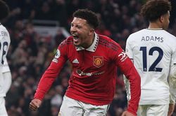 Man Utd thoát thua, lỡ cơ hội bắt kịp Man City