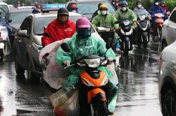 Thời tiết hôm nay (9/2): Nồm ẩm có thể nghiêm trọng hơn, sương mù phủ khắp Bắc Bộ