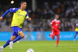 Ronaldo ghi 4 bàn thắng, giúp Al Nassr thắng đậm Al Wehda