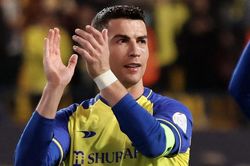 Phản ứng của Ronaldo sau cú poker đầu tiên tại Saudi Arabia