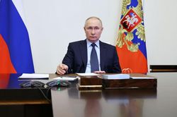 Tổng thống Putin: Kinh tế Nga sẽ tăng trưởng bất chấp lệnh trừng phạt