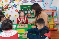 Nỗ lực để trẻ đến trường đúng độ tuổi ở một xã miền núi