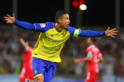 Ronaldo lập poker giúp Al Nassr đại thắng