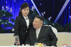 Những lần ông Kim Jong-un tự hào khoe con gái với công chúng