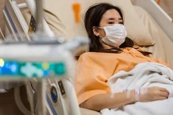 Bị sụt 15kg trong 2 tháng, cô gái phát hiện liệt dạ dày