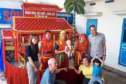 Về làng Rạch xem trò rối nước