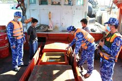 Bộ Tư lệnh vùng Cảnh sát biển 3 tịch thu hơn 1,5 triệu lít dầu, sung công quỹ gần 32 tỷ đồng