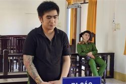 Dùng súng cướp taxi, lĩnh án 16 năm tù