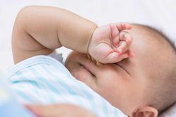 Nguyên nhân gây đau mắt đỏ ở trẻ sơ sinh