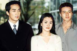 Bộ ba 'Trái tim mùa thu' sau 2 thập kỷ: Song Hye Kyo 'lẻ bóng', Won Bin gây tiếc nuối