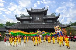 Qua Tết