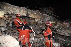 Động đất tại Thổ Nhĩ Kỳ và Syria: Cứu sống hai phụ nữ bị mắc kẹt 122 giờ dưới đống đổ nát