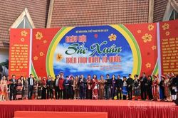 Quyền Chủ tịch nước tham dự Ngày hội 'Sắc xuân trên mọi miền Tổ quốc'