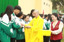 Chùa Cổ Am trao học bổng 'Nâng bước nhân tài'