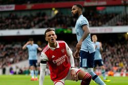 ĐIỂM NHẤN Arsenal 1-1 Brentford: Trossard không cứu nổi Arsenal, lo Man City