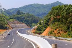 Đề xuất hơn 9.200 tỷ đồng làm cao tốc Điện Biên - cửa khẩu Tây Trang