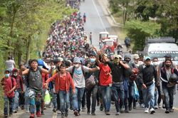 Lượng người vượt biên tới Mỹ qua Honduras tăng vọt trong tháng 1