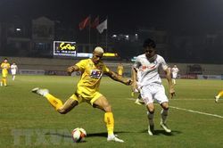 V-League: Thắng SHB Đà Nẵng, Đông Á Thanh Hóa vươn lên đầu bảng