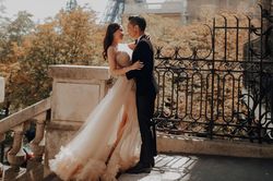 Khánh Thi - Phan Hiển xả kho ảnh tình tứ tại trời Âu, chia sẻ về điều ngọt ngào nhất trong tình yêu