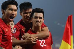 Bóng đá Việt Nam ngày 13/2: Tuyển Việt Nam và Thái Lan được mời đá giao hữu