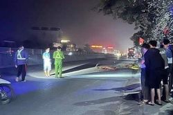 Xe đầu kéo va chạm với xe máy, 1 người bị cán tử vong