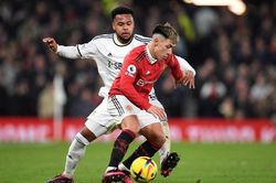 Bậc thầy Erik ten Hag đã 'phù phép' để MU thắng Leeds như thế nào?
