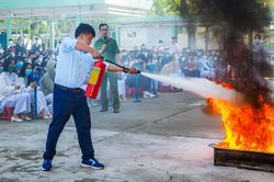 Tuyên truyền về phòng cháy, chữa cháy cho gần 2.000 học sinh và giáo viên