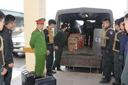 Nghệ An:Khởi tố vụ 'Đưa, nhận và môi giới hối lộ' tại Trung tâm đăng kiểm