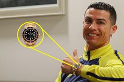 Khám phá chiếc đồng hồ trị giá hơn 3 tỷ của Ronaldo