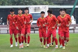 30 cầu thủ U20 Việt Nam lên đường sang UAE tập huấn